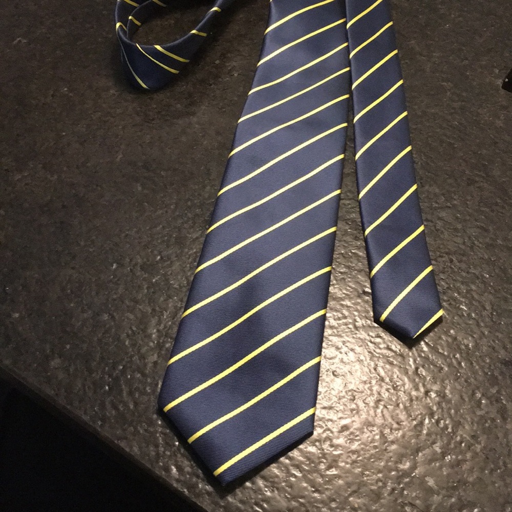 Men’s tie - Picture 1 of 3